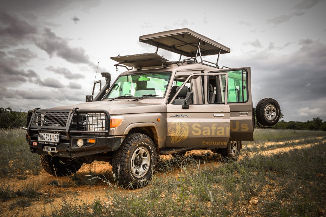 safari vehicle brand