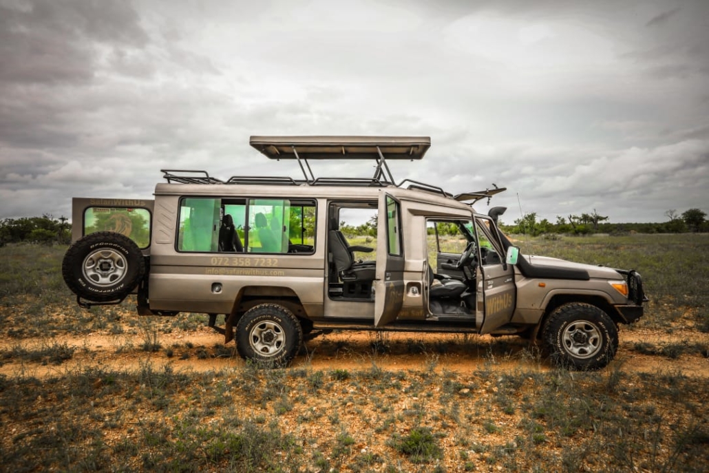 safari tour vehicle